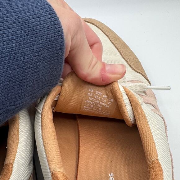 Hush Puppies Sneakers - Women's 9.5 - Picture 4 of 6